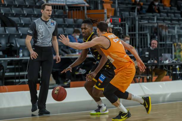 国足这么踢 国足这么踢