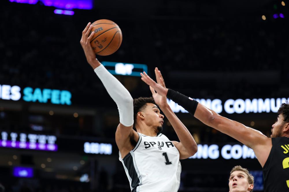 流感肆虐球队，球员教练齐中招（流感席卷全队，教练与球员相继感染）