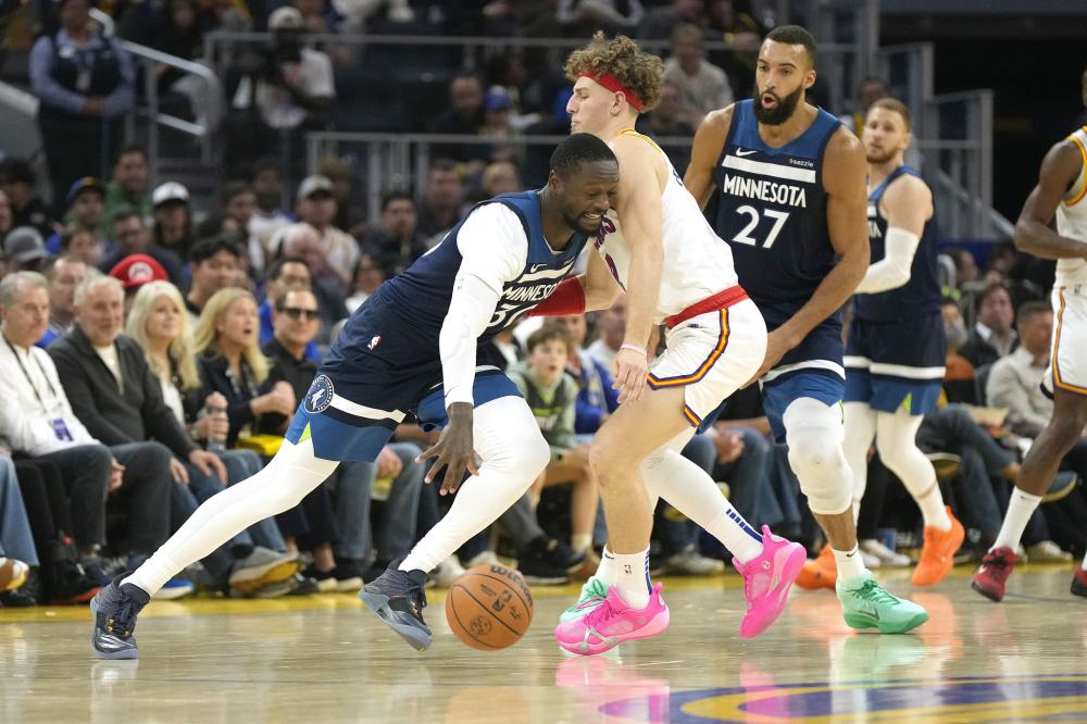 穆雷：我这些年进过不少关键球，但关键球给约基奇是有原因的（穆雷：尽管我常命中关键球，关键时刻仍应交给约基奇）